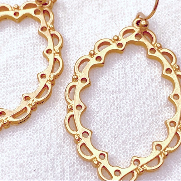 ❣️$25/3❣️ Gothic Style Matt Gold Plated Dangle Earrings - Picture 4 of 8